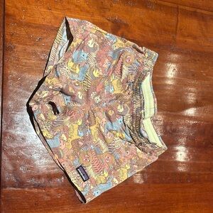 *** BRAND BEW NEVER WORN*** Colorful Kids Patagonia Animal Print Shorts